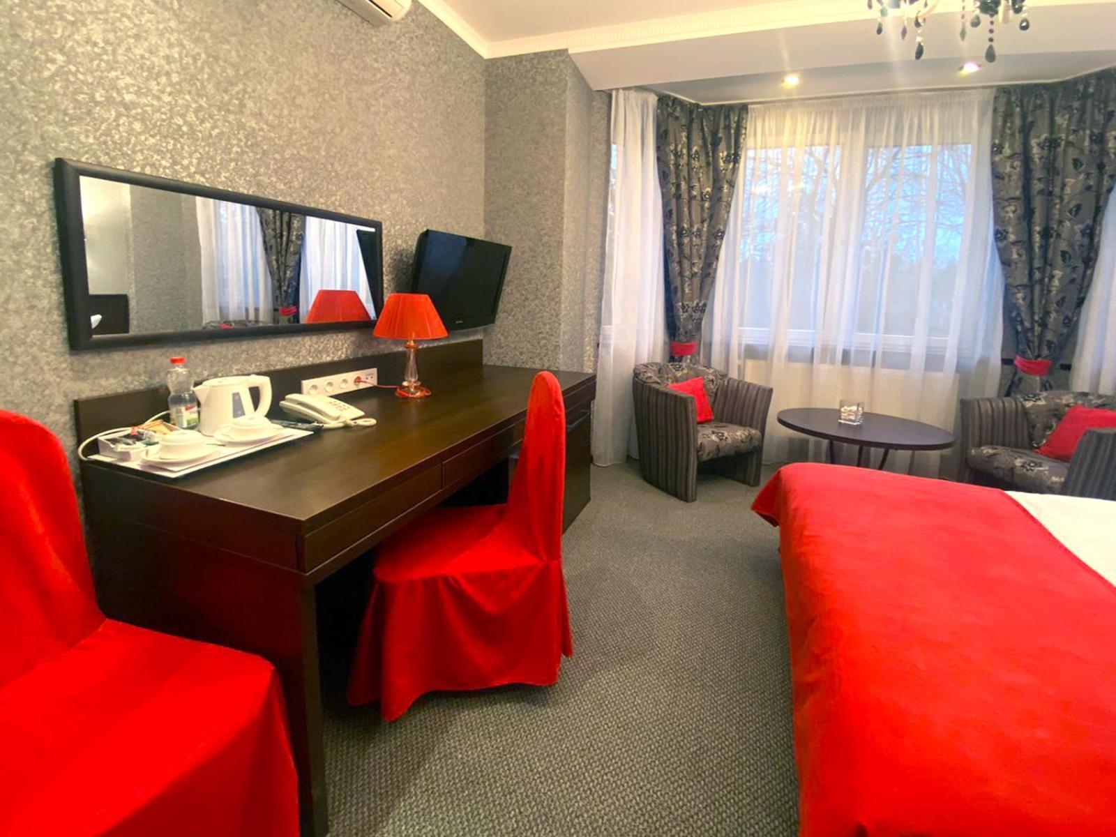 Eney Boutique Hotel Lvov Pokoj fotografie